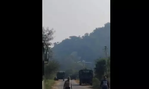 जम्मू-कश्मीर: आतंकियों ने सेना की गाड़ी पर की फायरिंग, अखनूर में मुठभेड़ शुरू, VIDEO