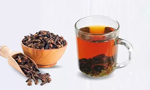 सुबह खाली पेट लौंग का रस पीने से बीमारी से बचा जा सकता सुबह खाली पेट लौंग का रस पीने से बीमारी से बचा जा सकता