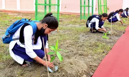 Assam: शिक्षक संघ ने गैर-शैक्षणिक गतिविधियों में भाग नहीं लेने का निर्णय