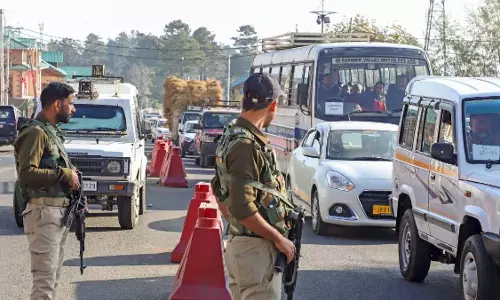 Jammu and Kashmir के अखनूर में आतंकवादियों ने सेना के वाहनों पर हमला किया