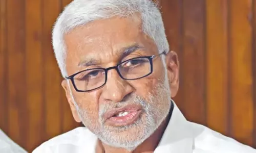 शर्मिला की लड़ाई सत्ता के लिए है, संपत्ति के लिए नहीं: Vijayasai Reddy शर्मिला की लड़ाई सत्ता के लिए है, संपत्ति के लिए नहीं: Vijayasai Reddy