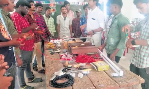 PMKVY कौशल केन्द्र युवाओं के लिए रोजगार के द्वार खोलेंगे PMKVY कौशल केन्द्र युवाओं के लिए रोजगार के द्वार खोलेंगे