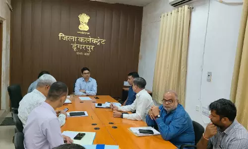 Dungarpur: साप्ताहिक समीक्षा बैठक आयोजित