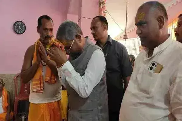 Giridih: पूजा-अर्चना व मां का आशीर्वाद लेकर नामांकन को निकले बाबूलाल Giridih: पूजा-अर्चना व मां का आशीर्वाद लेकर नामांकन को निकले बाबूलाल