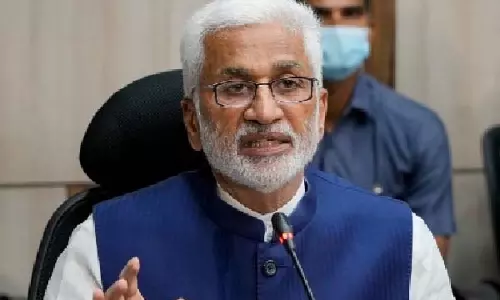 Andhra: चंद्रबाबू धन सृजन के तहत बेल्ट की दुकानों के लाइसेंस दे रहे Andhra: चंद्रबाबू धन सृजन के तहत बेल्ट की दुकानों के लाइसेंस दे रहे