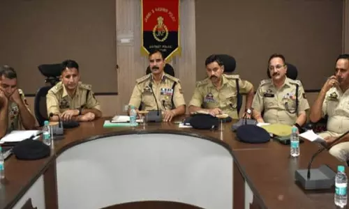 SSP राजौरी ने सुरक्षा व्यवस्था की समीक्षा की SSP राजौरी ने सुरक्षा व्यवस्था की समीक्षा की