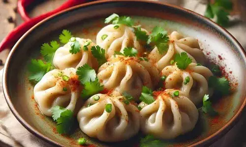 Hyderabad: मोमोज खाने से महिला की मौत, 50 लोग अस्पताल में भर्ती