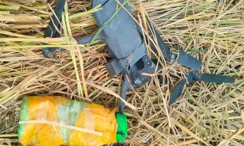 पंजाब: BSF ने अमृतसर में नार्को-ड्रोन और हेरोइन बरामद की