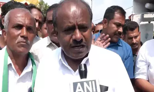 इस बार चन्नपटना के लोग उन्हें आशीर्वाद देंगे: HD कुमारस्वामी ने अपने बेटे निखिल के लिए प्रचार किया इस बार चन्नपटना के लोग उन्हें आशीर्वाद देंगे: HD कुमारस्वामी ने अपने बेटे निखिल के लिए प्रचार किया