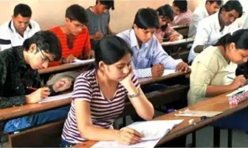 Mumbai: परीक्षा धोखाधड़ी के लिए दो छात्रों पर मामला दर्ज Mumbai: परीक्षा धोखाधड़ी के लिए दो छात्रों पर मामला दर्ज