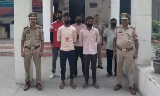 Noida: पुलिस कमिश्नरेट ने शातिर बदमाशों की तलाश में छापेमारी की