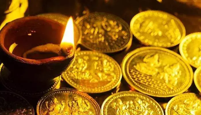 Dhanteras पर भूलकर भी न करें ये गलती, होगा धन हानि