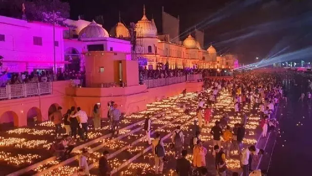 Ayodhya: राम नगरी 25 लाख दीपकों से जगमगाएगी