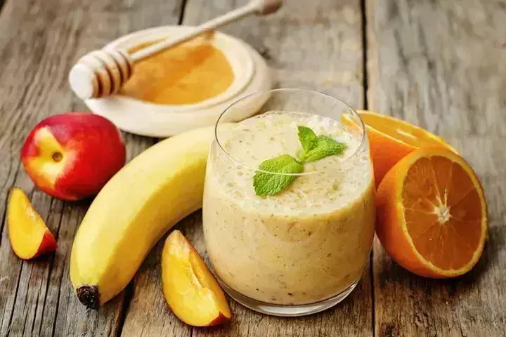 banana smoothie: टीनएज बच्चों के लिए बनाये बनाना स्मूदी दिनभर बनी रहेगी एनर्जी