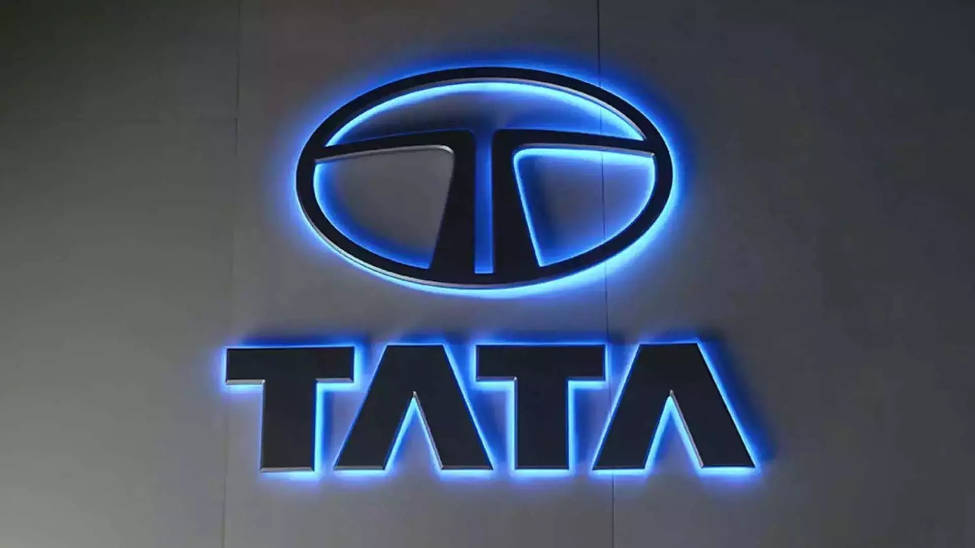 Tata Motors में 4.38% की गिरावट, निफ्टी ऑटो लाल निशान पर बंद हुआ