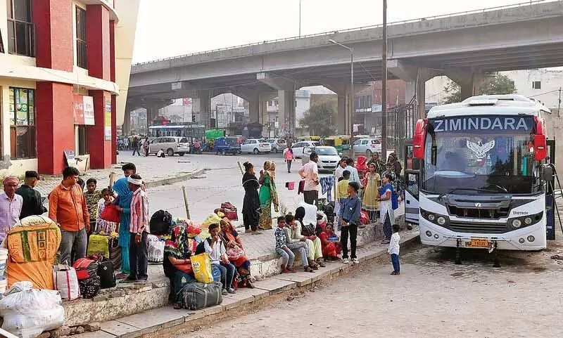 Zirakpur बस स्टैंड पर यात्रियों के बैठने की पर्याप्त व्यवस्था नहीं