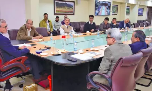 J&K: सीएम उमर ने जम्मू-कश्मीर में राजकोषीय प्रगति पर जोर दिया J&K: सीएम उमर ने जम्मू-कश्मीर में राजकोषीय प्रगति पर जोर दिया