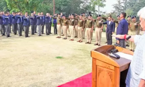 Jammu & Kashmir: भ्रष्टाचार सतत विकास में बड़ी बाधा: एलजी Jammu & Kashmir: भ्रष्टाचार सतत विकास में बड़ी बाधा: एलजी