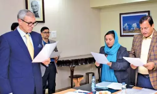 J&K: पारदर्शिता पर आधारित शासन प्रणाली बनाएं: मुख्यमंत्री