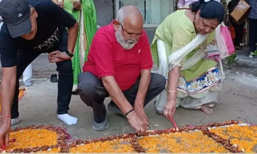 Ghaziabad: रेड क्रास ने 501 दिए प्रज्वलित कर भारतीय संस्कृति की एकता और अखंडता का दिया परिचय Ghaziabad: रेड क्रास ने 501 दिए प्रज्वलित कर भारतीय संस्कृति की एकता और अखंडता का दिया परिचय