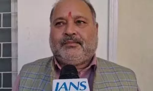 राहुल गांधी वर्तमान राजनीति के आयरन मैन : राकेश सिन्हा राहुल गांधी वर्तमान राजनीति के आयरन मैन : राकेश सिन्हा