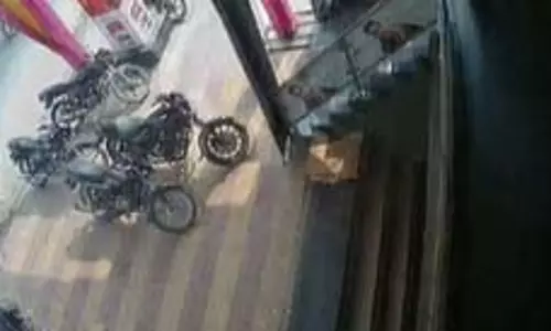 दिनदहाड़े दुकान में फायरिंग, लोगों में दहशत