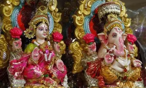 दीपावली पर करें ये पांच उपाय, मां लक्ष्मी और भगवान गणेश की बरसेगी कृपा