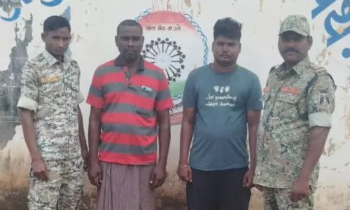 दंतेवाड़ा पुलिस ने बंधक मजदूरों का किया रेस्क्यू, आंध्रप्रदेश में चलाया ऑपरेशन दंतेवाड़ा पुलिस ने बंधक मजदूरों का किया रेस्क्यू, आंध्रप्रदेश में चलाया ऑपरेशन