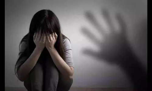 दुष्कर्म पीड़िता स्कूल शिक्षिका ने दी जान, सदमे में परिजन