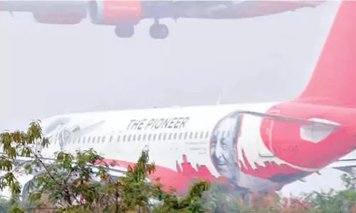 Delhi: 60 विमानों को बम से उड़ाने की धमकी Delhi: 60 विमानों को बम से उड़ाने की धमकी