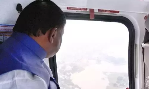 मुख्यमंत्री माझी ने तटीय ओडिशा में चक्रवात प्रभावित क्षेत्रों का दूसरा हवाई सर्वेक्षण किया मुख्यमंत्री माझी ने तटीय ओडिशा में चक्रवात प्रभावित क्षेत्रों का दूसरा हवाई सर्वेक्षण किया