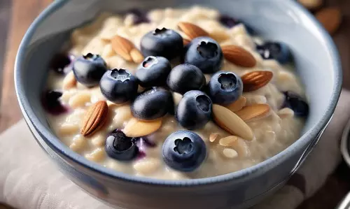 Creamy Berry ओट्स बाउल रेसिपी Creamy Berry ओट्स बाउल रेसिपी