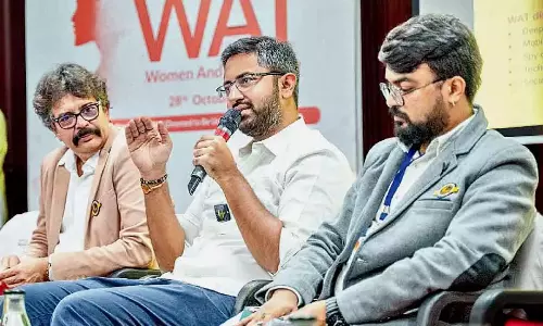 Andhra: महिलाओं के विरुद्ध ऑनलाइन अपराधों को रोकने के लिए सामूहिक प्रयास की आवश्यकता Andhra: महिलाओं के विरुद्ध ऑनलाइन अपराधों को रोकने के लिए सामूहिक प्रयास की आवश्यकता