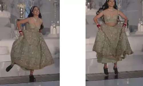 लहंगा उठाकर स्टेज पर ऐसी नाचीं दुल्हन, धड़ल्ले से वायरल VIDEO
