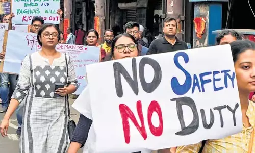 RG कर जूनियर डॉक्टरों के बीच गुटबाजी सामने आई RG कर जूनियर डॉक्टरों के बीच गुटबाजी सामने आई