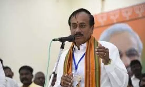 एच राजा ने दीक्षांत समारोह की अनदेखी करने के लिए मंत्रियों की आलोचना की