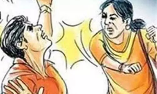 Kanpur: रंजिश के चलते महिला ने साथियों के साथ मिलकर दुकानदार की पिटाई , रिपोर्ट दर्ज Kanpur: रंजिश के चलते महिला ने साथियों के साथ मिलकर दुकानदार की पिटाई , रिपोर्ट दर्ज