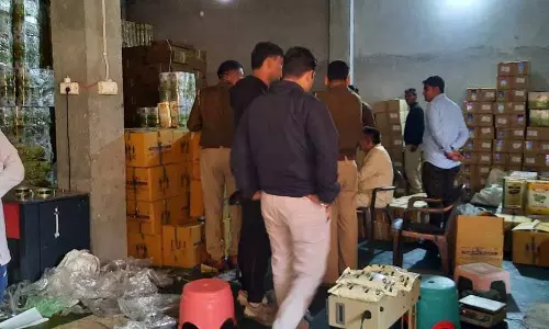 Punjab: स्वास्थ्य विभाग की टीम ने औद्योगिक इकाई में 9 हजार लीटर ‘मिलावटी’ घी सील किया Punjab: स्वास्थ्य विभाग की टीम ने औद्योगिक इकाई में 9 हजार लीटर ‘मिलावटी’ घी सील किया
