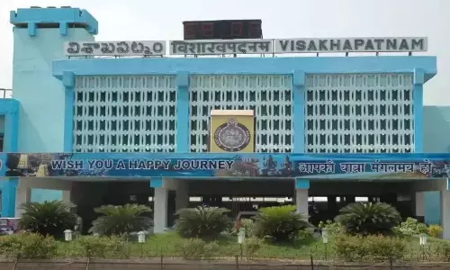 AP: त्योहारी भीड़ से पहले वाल्टेयर डिवीजन द्वारा यात्री यातायात प्रबंधन को बढ़ाया गया