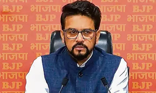 Anurag ने शांता कुमार से मुलाकात की Anurag ने शांता कुमार से मुलाकात की
