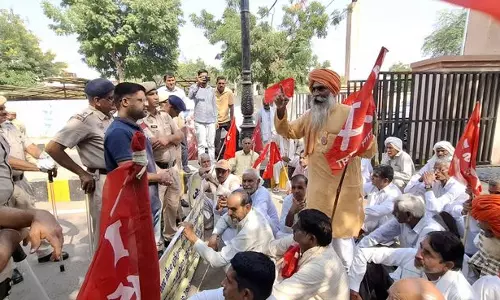 Haryana : धान के अवशेष जलाने के लिए हमारे खिलाफ दर्ज एफआईआर वापस लें
