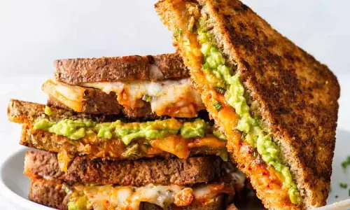 Avocado चीज़ सैंडविच रेसिपी