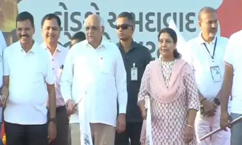 Gujarat CM ने रन फॉर यूनिटी मैराथन को हरी झंडी दिखाई, सरदार वल्लभभाई पटेल को याद किया