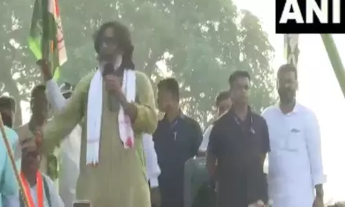 झारखंड चुनाव से पहले हेमंत सोरेन ने BJP पर साधा निशाना झारखंड चुनाव से पहले हेमंत सोरेन ने BJP पर साधा निशाना