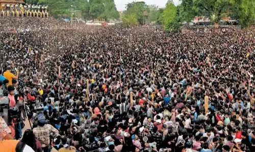 KERALA :   सीएम के कोई व्यवधान नहीं के दावे के बावजूद पूर्वी पुलिस ने मामला दर्ज