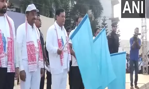 केंद्रीय मंत्री सर्बानंद सोनोवाल ने Guwahati में रन फॉर यूनिटी मैराथन को हरी झंडी दिखाई केंद्रीय मंत्री सर्बानंद सोनोवाल ने Guwahati में रन फॉर यूनिटी मैराथन को हरी झंडी दिखाई