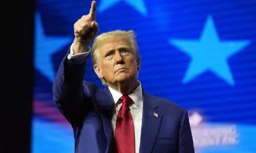 क्या Donald Trump फासीवादी हैं? नहीं- वे सत्तावादी होने का नया तरीका क्या Donald Trump फासीवादी हैं? नहीं- वे सत्तावादी होने का नया तरीका