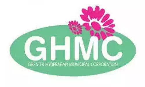 निर्माण सामग्री ने मुख्य सड़क को अवरुद्ध, GHMC-बिल्डर गठजोड़ का संदेह निर्माण सामग्री ने मुख्य सड़क को अवरुद्ध, GHMC-बिल्डर गठजोड़ का संदेह