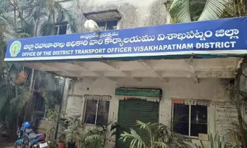 Andhra: दशहरा और दिवाली पर आरटीओ ऑफिस में भीड़