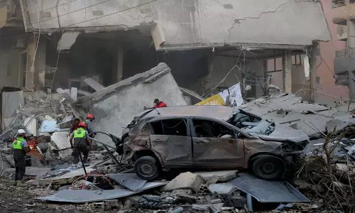 Gaza में इजरायली हमले में कम से कम 60 लोग मारे गए Gaza में इजरायली हमले में कम से कम 60 लोग मारे गए